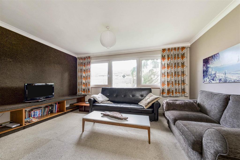 Thornbury Road, Isleworth 3 bed terraced house for sale £495,000