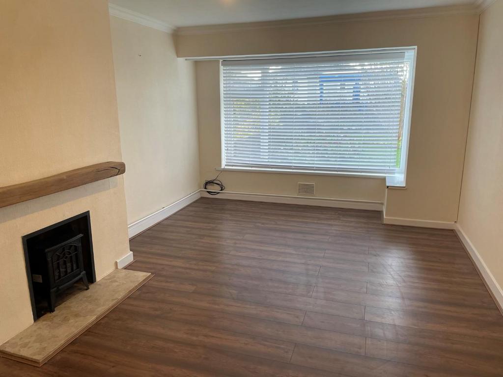 Red Roofs Close, Pencoed, Bridgend 2 bed semidetached bungalow £850