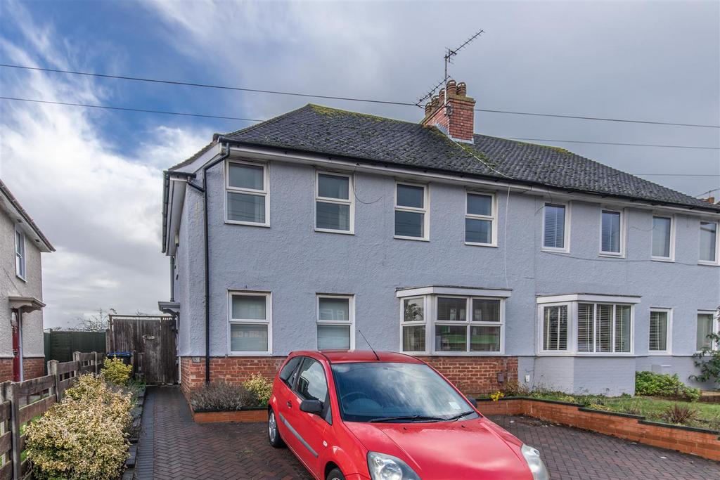 South Farm Road, Worthing 3 bed semidetached house for sale £330,000