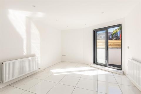 2 bedroom house for sale, The Broadway, Crowborough