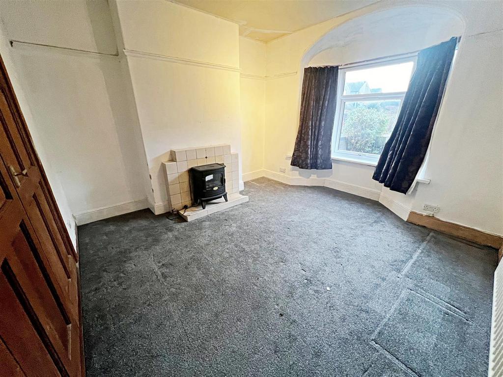 Oliver Street, Cleethorpes, N.E. Lincs, DN35 7QH 3 bed semidetached