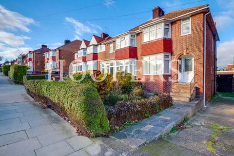 18 Springfield Mount, London, NW9 0SL