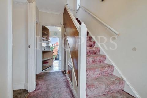 18 Springfield Mount, London, NW9 0SL