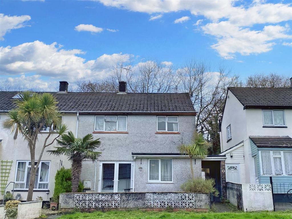 Moor View, Bodmin, PL31 2 bed flat £750 pcm (£173 pw)