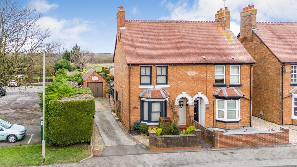 Bretforton Road, Badsey, Evesham 3 bed house for sale £340,000