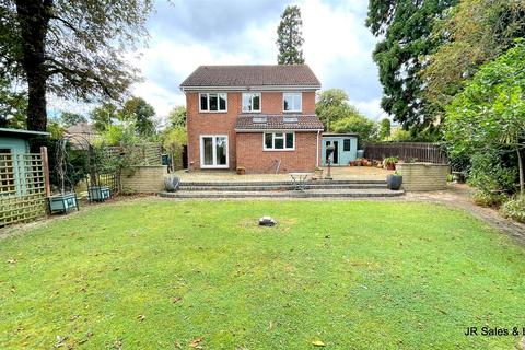 4 bedroom detached house for sale, Caldecot Avenue, Goffs Oak