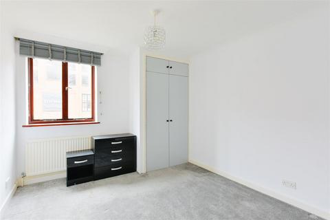 2 bedroom flat for sale, York