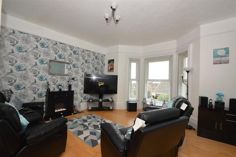 2 bedroom flat for sale, RYDE