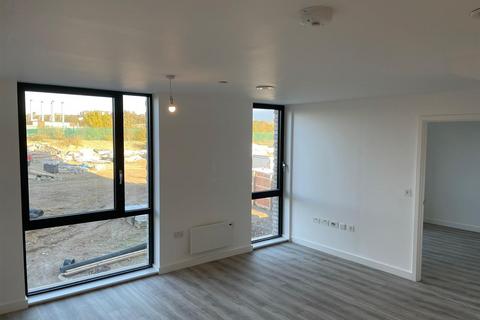2 bedroom apartment to rent - Chevette Court, Luton