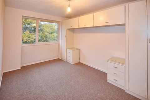 2 bedroom flat to rent, Roydon Court, Hemel Hempstead