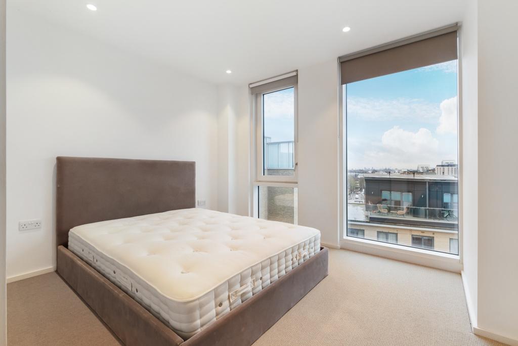 Beacon Tower, SW18 1 bed flat - £2,150 pcm (£496 pw)