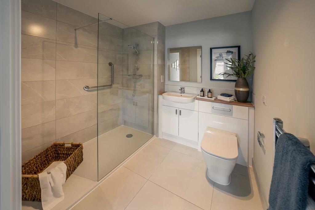 Waveney Place Show Apartment - Shower Room 