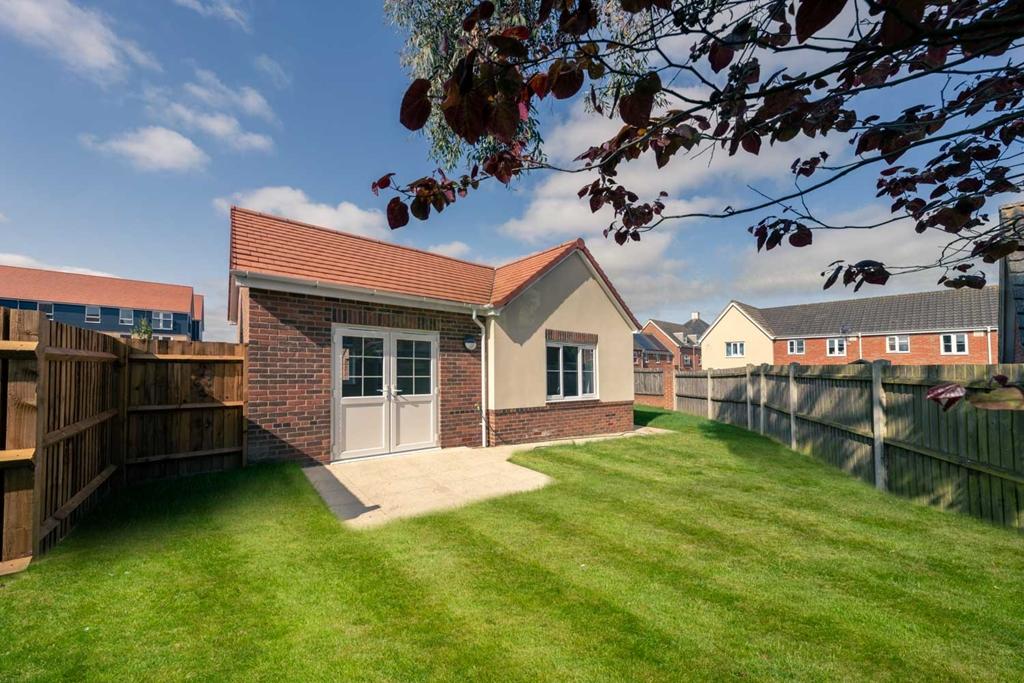 Waveney Court Bungalow Garden