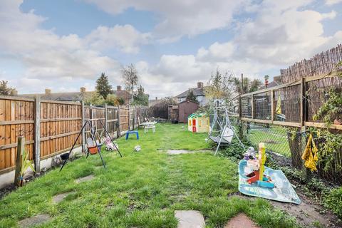 389 Heathway, Dagenham, RM9 5AG