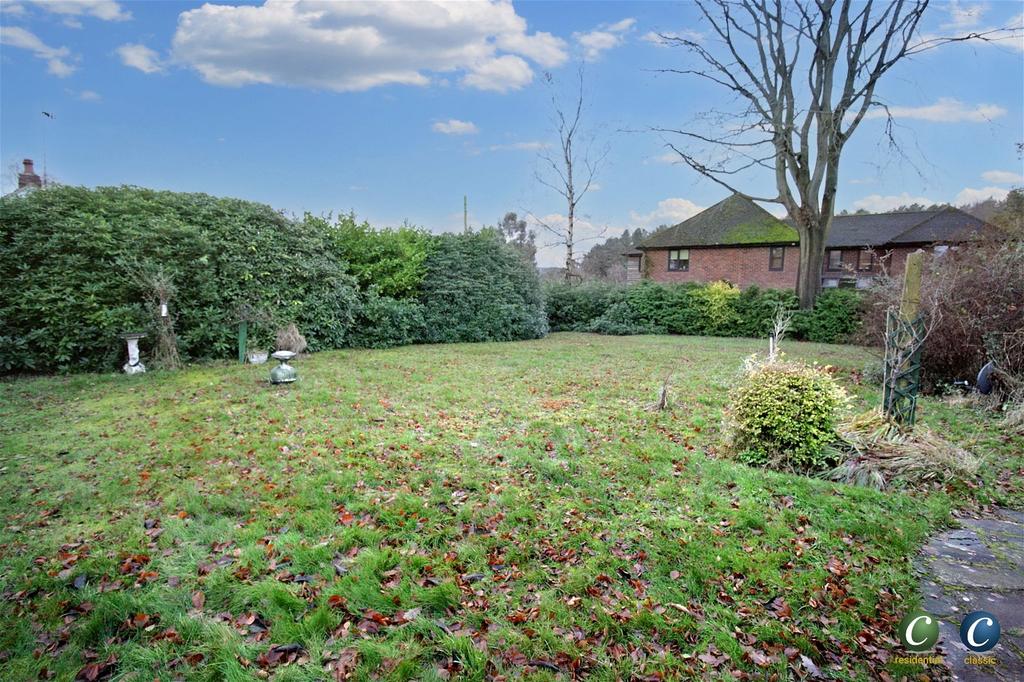 Post Office Lane, Rugeley, WS15 2UP 2 bed detached house for sale £