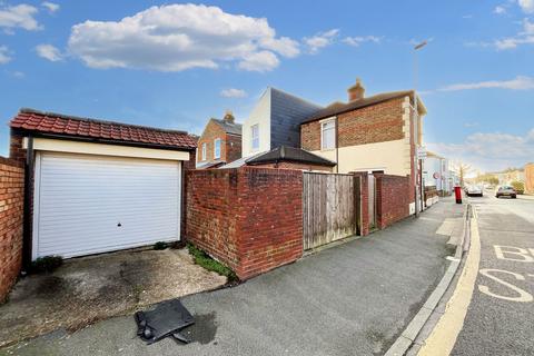 3 bedroom end of terrace house for sale - North End Avenue, Portsmouth, PO2