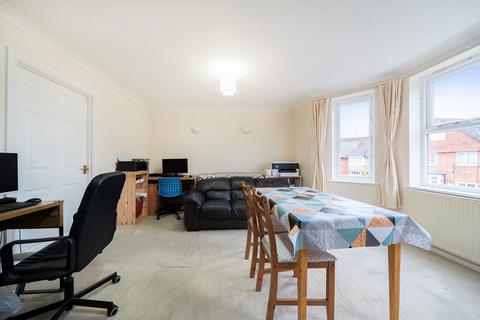 2 bedroom flat for sale, Alexandra Road, Nascot Wood, Watford WD17 4BP