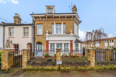 6 bedroom end of terrace house for sale, Church Road, Teddington, TW11