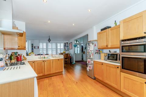 6 bedroom end of terrace house for sale, Church Road, Teddington, TW11