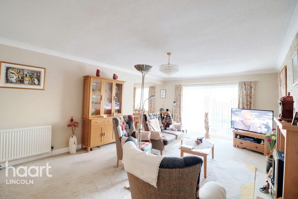 Grove Court, Woodhall Spa 2 bed apartment £275,000