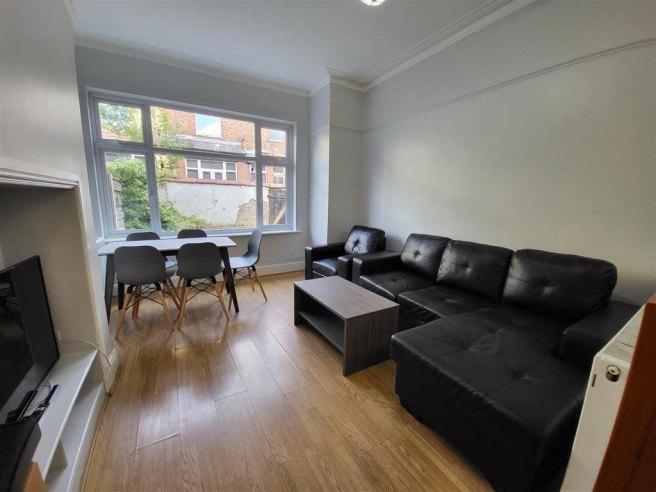 Scarsdale-road-m14-5py-953289