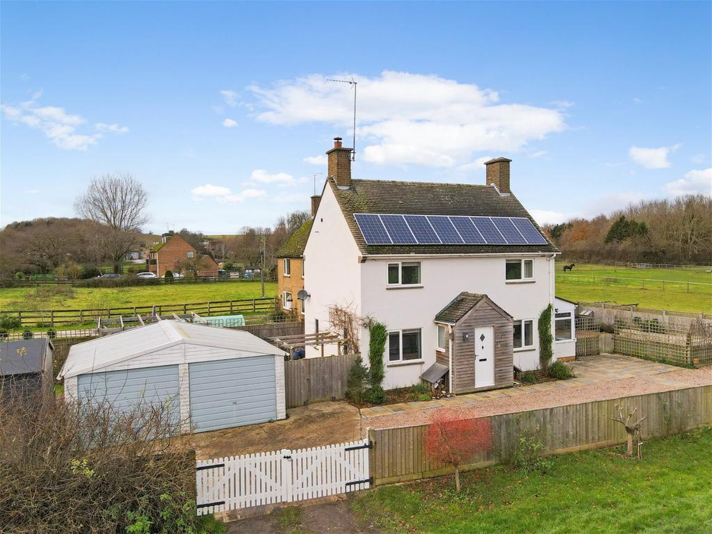 Mole House, Lower Boddington Road, Claydon 3 bed link detached house for sale £475,000
