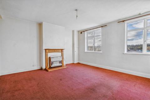 1 bedroom apartment for sale, The Broadway East, Denham