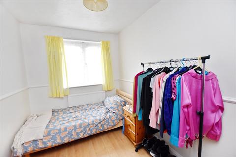 2 bedroom flat for sale, Fox Hollow Drive, Bexleyheath, DA7