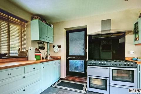 2 Lloyd Avenue, Coulsdon, CR5 2QS