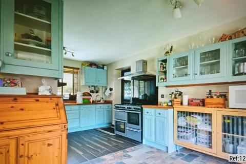 2 Lloyd Avenue, Coulsdon, CR5 2QS