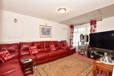 12a Brownlow Bend, Basildon, SS14 1QD