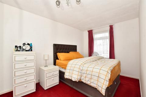 12a Brownlow Bend, Basildon, SS14 1QD