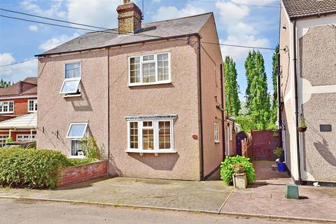 2 bedroom semi-detached house for sale, Oak Avenue, Crays Hill, Billericay, Essex