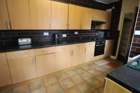 6 bedroom house to rent – pohled 4