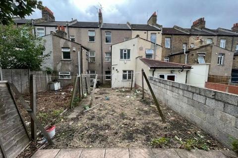19 Tewson Road, London, SE18 1BB