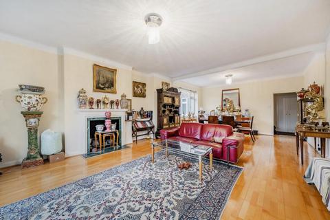 3 bedroom flat for sale, Avenue Close, St John's Wood