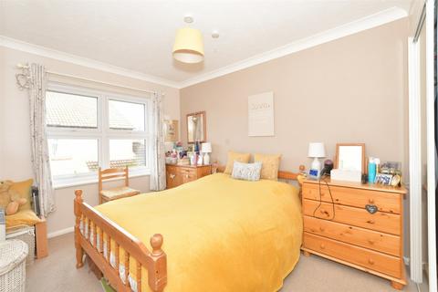 2 bedroom flat for sale, Melbourne Road, Chichester, West Sussex