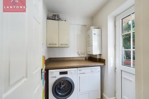 16 Cwm Hyfryd, Thomastown, Porth, CF39 8FA