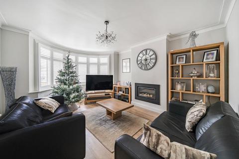 2 Boleyn Gardens, West Wickham, BR4 9NQ