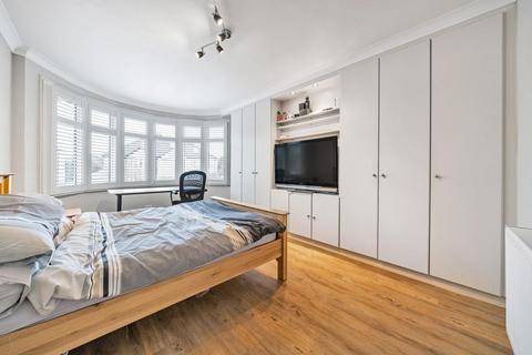 2 Boleyn Gardens, West Wickham, BR4 9NQ