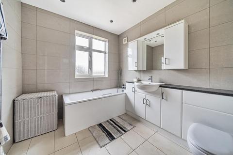 2 Boleyn Gardens, West Wickham, BR4 9NQ