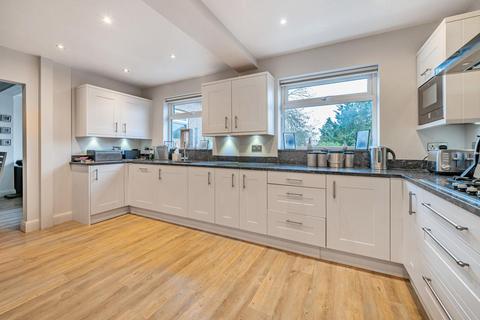 2 Boleyn Gardens, West Wickham, BR4 9NQ