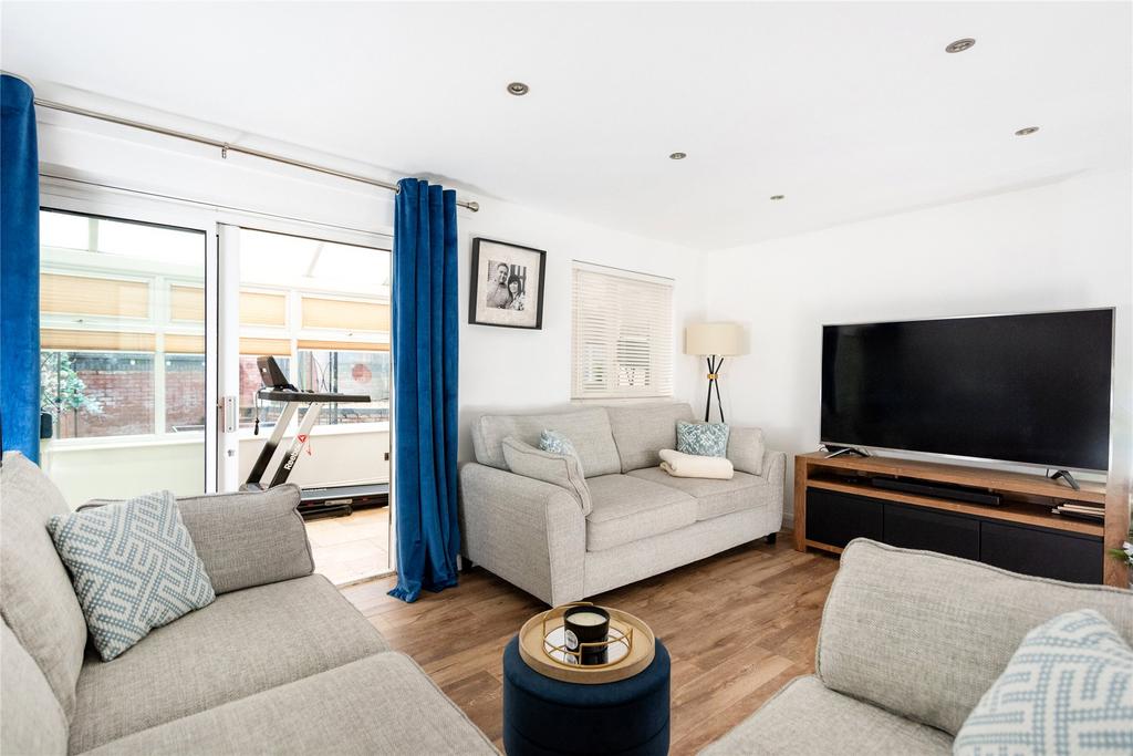 Granes End, Great Linford, Milton... 3 bed link detached house £425,000