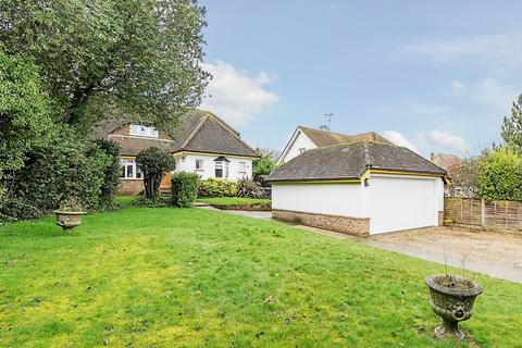 3 bedroom cottage for sale - West Close, Middleton-on-Sea