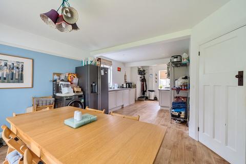 3 bedroom cottage for sale, West Close, Middleton-on-Sea