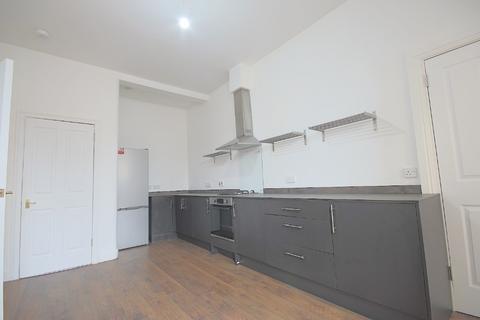3 bedroom flat to rent, Ashley Terrace, Shandon, Edinburgh, EH11