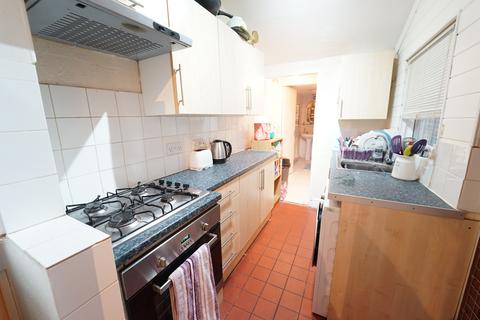 5 bedroom house to rent, 8 Frederick Grove, Lenton, Nottingham, NG7 1SG