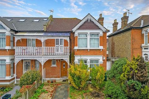 4 bedroom semi-detached house for sale - Clarendon Gardens, Ilford, London, IG1 3JN