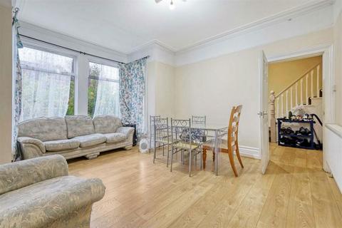 4 bedroom semi-detached house for sale - Clarendon Gardens, Ilford, London, IG1 3JN