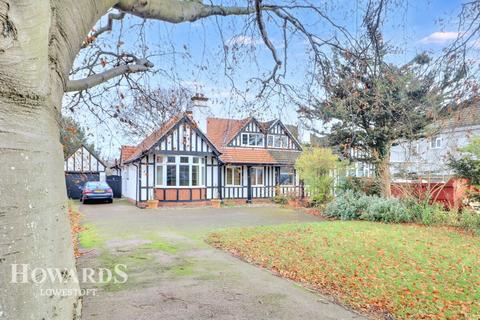 5 bedroom semi-detached bungalow for sale, Yarmouth Road, Lowestoft